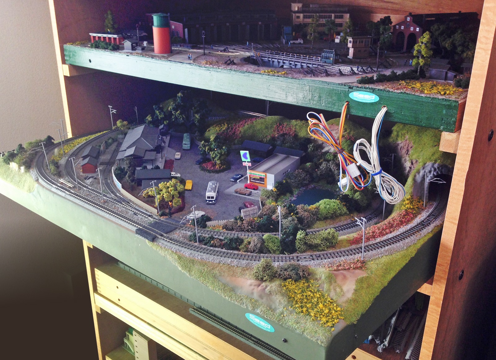 鉄道模型やジオラマの鑑賞・保管に - 収納棚タイプの鉄道模型ショー